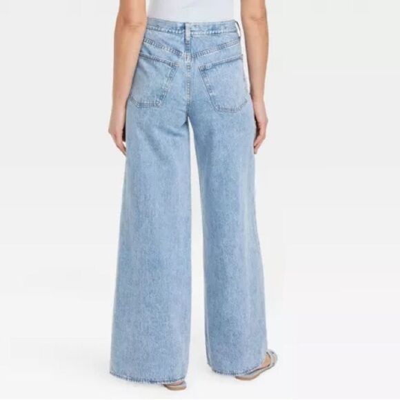 Universal Thread light washed denim wide leg jean. Size  25/L. NET - Picture 4 of 11